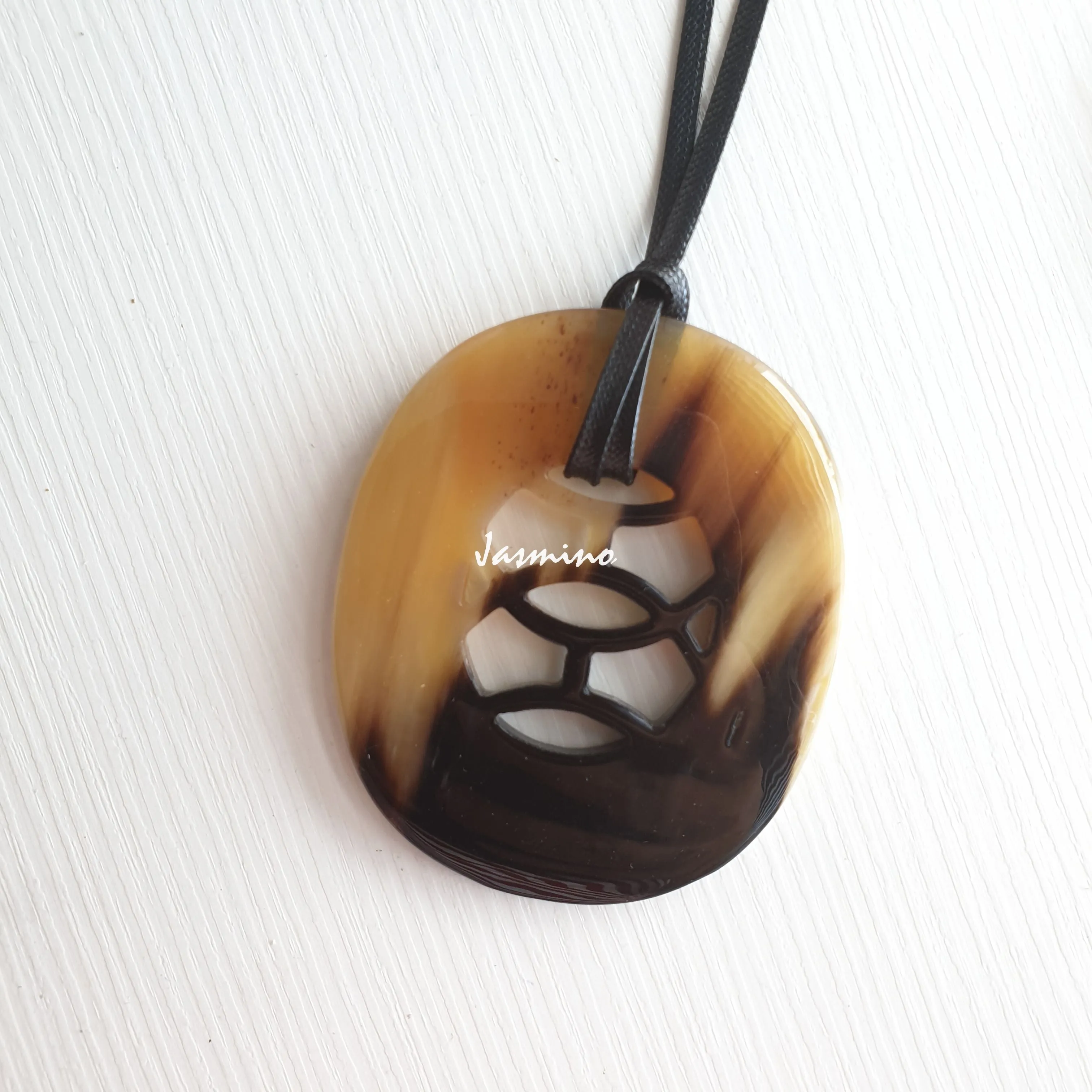 Natural Handmade Pendant J18010, Enhanced Value for Women